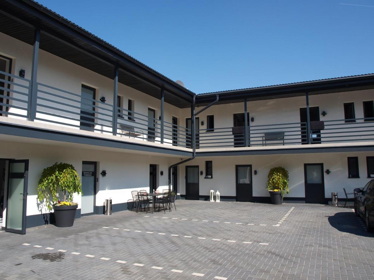 Gaestehaus Strauss Rodgau Esterno foto